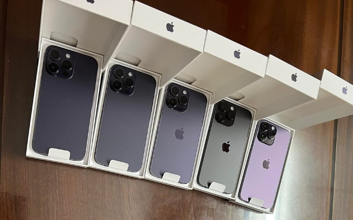 Doanh nghiệp bán lẻ ''kêu trời'' vì khan iPhone, Apple vừa đá bóng, vừa thổi còi?